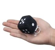 Pluszowa kostka do auta na przyssawkę czarna