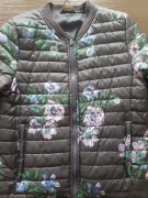 Kurtka pikowana bomberka kwiaty 158 wiosna