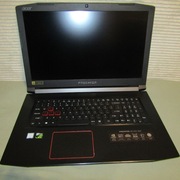 Acer Predator Helios 300-17 i7-7700HQ 32GB 512GBPCIe+1TB GTX1050Ti W11Home