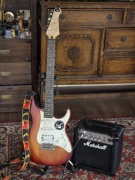 Yamaha Pacifica + Marshall MG10CF, akcesoria