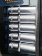 Zestaw nasadek głębokich 5szt z uchwytem Nowe 