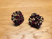 Klipsy czarne, ażurowe z kryształkami