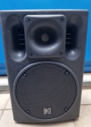 Beta Three U8a – nowe aktywne głośniki estradowe + wieszaki