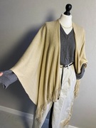 Beżowy kardigan sweter damski narzutka poncho z frędzlami camel