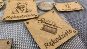 Rękodzieło metki wszywki z eko skóry, zestaw 45 sztuk