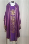 Ornat fioletowy, ozdobna tkanina ze złotą nitką, stuła wewnętrzna,