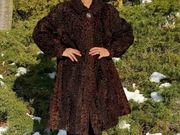 Eleganckie futro damskie z naturalnego karakułu - szyte na miarę M/L