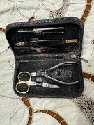 Przybory do paznokci zestaw manicure w etui 5 sztuk cążki nożyczki pilnik