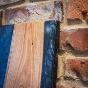 Czarna perłowa deska z dębu z żywicą taca do podawania