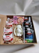 Zestaw Prezentowy Herbata Świeca Zapachowa FREZJA Box Dzień Babci Prezent