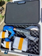 Akumulatorowe nożyce hydrauliczne do metalu