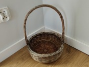 Wiklinowy kosz koszyk z długą rączką używany 