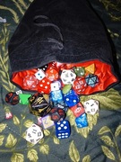 Woreczek  czarny zamszowy z czerwonym środkiem 15x20