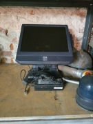 Komputer Stacjonarny z dotykowym ekranem i systemem POS do sprzedaży magazy