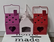 Lampion świecznik domek metalowy kolory