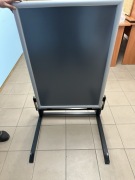 STOJAK REKLAMOWY POTYKACZ  DWUSTRONNY NA SPRĘŻYNACH 60x84