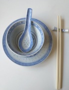 Wyjątkowy komplet chińskiej porcelany ryżowej dla 6 osób z koziołkami