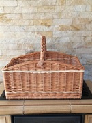 Koszyk wiklinowy na drzewo