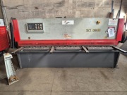 Nożyce Gilotynowe Gilotyna Hydrauliczna CNC 8x3200 mm