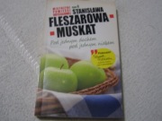 KSIĄŻKA-POD JEDNYM DACHEM POD JEDNYM NIEBEM