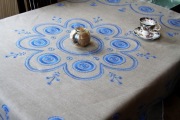 Obrusy haftowane ręcznie Ø 150/160 cm, len, haft kurpiowski