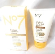 NO7 Chroni i doskonała intensywna ochrona przed słońcem do twarzy 30spf 