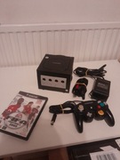 Zestaw Nintendo Gamecube czarny z grą Fifa 2005