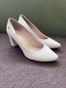 Buty ślubne Prestige białe brokatowe czółenka rozmiar 38