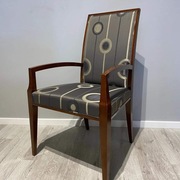 Fotel krzesło z podłokietnikami marki Selva kol.Sophia orzech tk.popielata