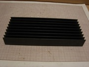 aluminiowy radiator grzebieniowy płaski czarny