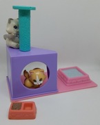 1992r Littlest Pet Shop Pet Kittens with Playhouse koty i drapak