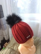 Czapka damska z pomponem 