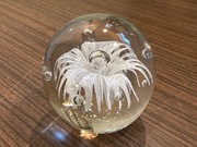 Śliczna szklana kula ozdoba przycisk do papieru 