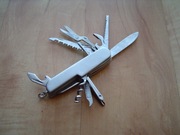 SCYZORYK WIELOFUNKCYJNY SURVIVAL TURYSTYCZNY OTWIERACZ ŚRUBOKRĘT NOŻYCZKI