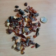 Bursztyn  obrzynki po klarowaniu