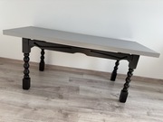 Stolik kawowy z toczonymi nogami - stylowy, unikalny design