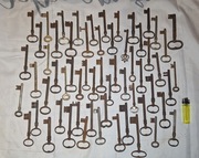 Kolekcja starych kluczy do zamków 60 sztuk