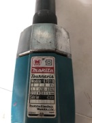 Urządzenie to wkrętarka do płyt kartonowo-gipsowych Makita model 6701B.  .