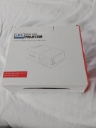 MINI PROJEKTOR MULTIMEDIALNY LED Q1