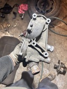 Audi 80 B4 2.0 abt korpus pompy wody