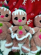 Pierniczka na szydełku – urocza świąteczna maskotka handmade