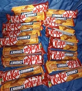 Baton Kitkat peanut butter lub czekoladowy