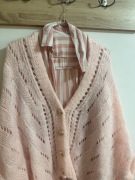 Różowy sweter złote guziki rozmiar uniwersalny 