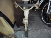 chrystus   na  krzyzu  z drewna  lipowego  