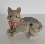 FIGURKA - KOTEK  Z DZWONECZKIEM