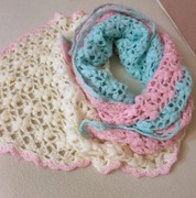 CHUSTA  RĘCZNIE ROBIONA  NA SZYDEŁKU