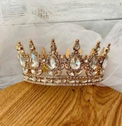 Nowa złota korona na tort albo na głowę, średnica 12 cm.