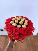 Flowerbox z Fererro i róż mydlanych Urodziny Imieniny 