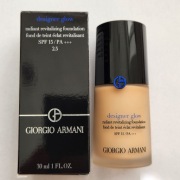 Giorgio Armani designer glow Podkład do twarzy nr 2.5  30ml spf15