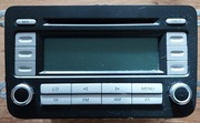 Fabryczne radio samochodowe z golfa V(2004 r). 